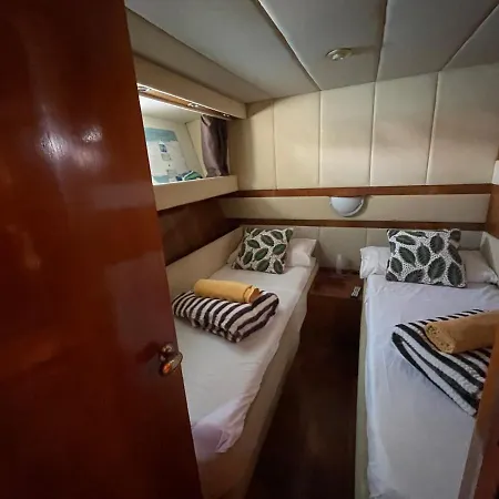 Wonderful Yatch To Rent At Tenerif South 拉斯加莱塔斯