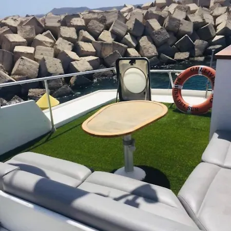 Hotel na wodzie Wonderful Yatch To Rent At Tenerif South