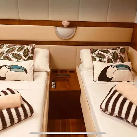 Hotel na wodzie Wonderful Yatch To Rent At Tenerif South