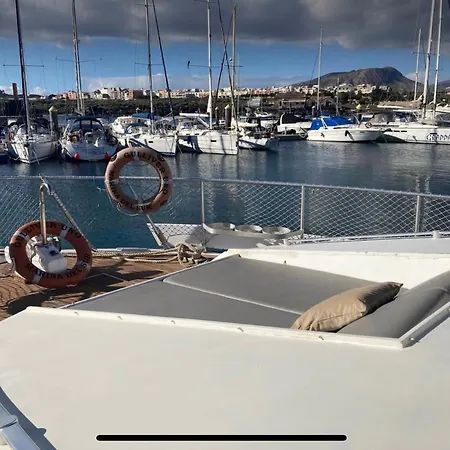Wonderful Yatch To Rent At Tenerif South Hotel na wodzie Las Galletas